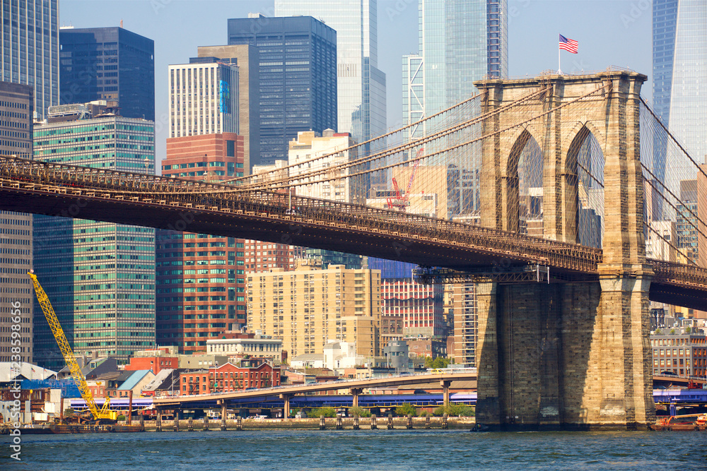 Obraz premium Brooklyn bridge and Manhattan skyline in New York