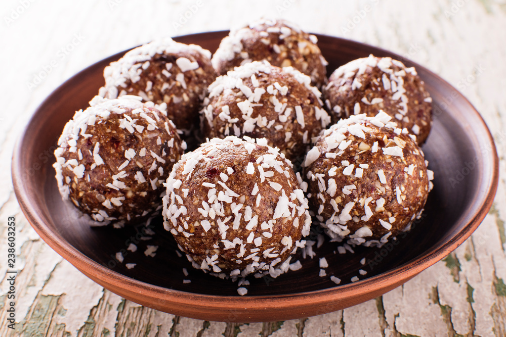 Raw cocoa and coconut energy balls Raw cocoa and coconut energy balls
