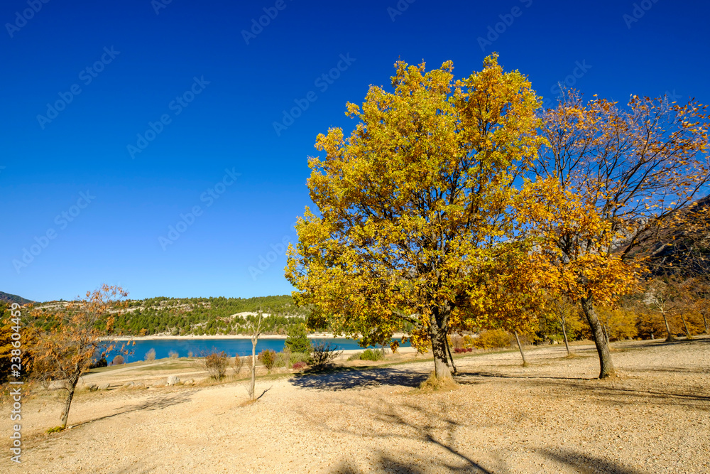 Lac de sainte-Croix en automne. Provence, France. Lac de sainte-Croix en automne. Provence, France.