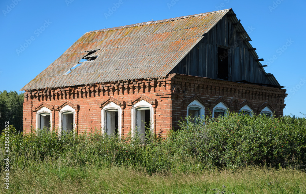 Fototapeta premium Abandoned house