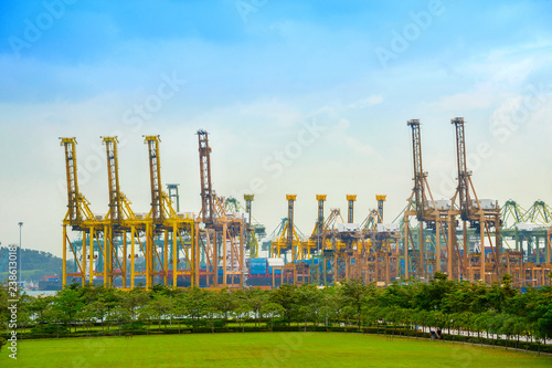 freight cranes  Singapore s...
