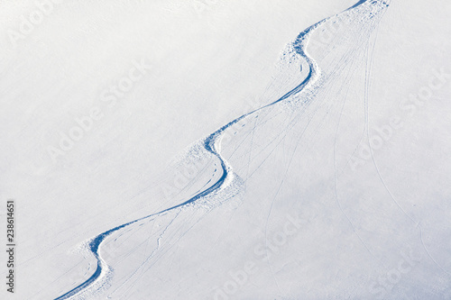 Tableau sur toile Schispur im Tiefschnee