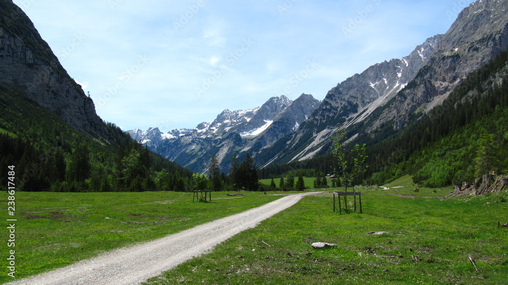 Ways and Views in the Alps - Wege und Aussichten in den Alphen