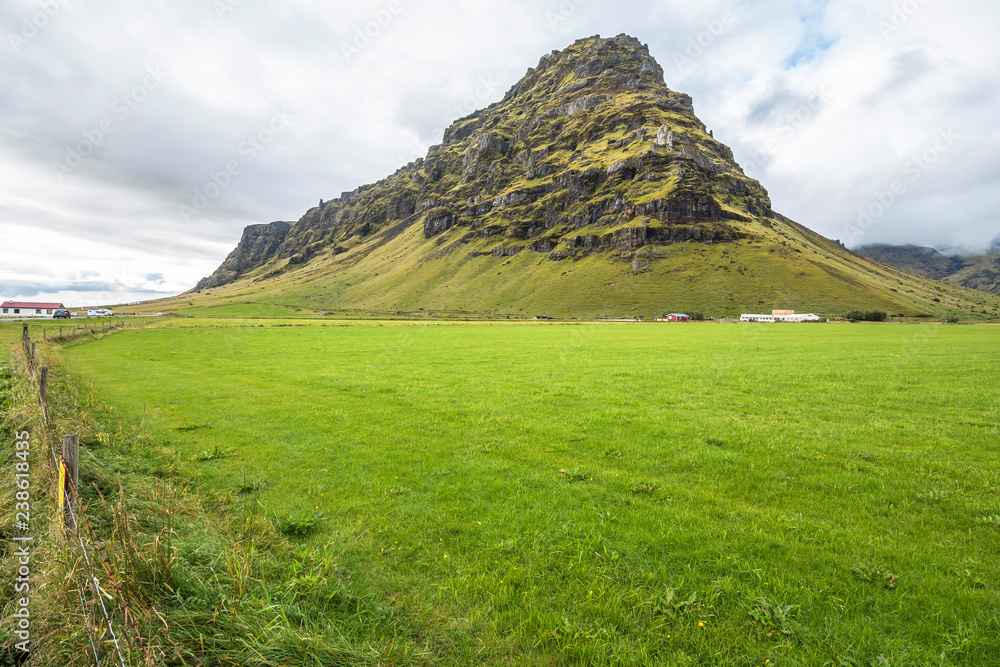 Fototapeta premium Scenic landscape of Iceland with mountain