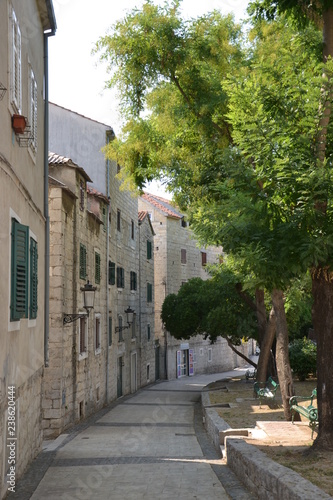 Fototapeta Naklejka Na Ścianę i Meble -  The narrow streets of Split