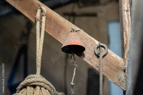 Rusty bell © Benoit