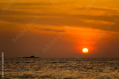 Fototapeta Naklejka Na Ścianę i Meble -  Pantai Cenang beach Langkawi sunset