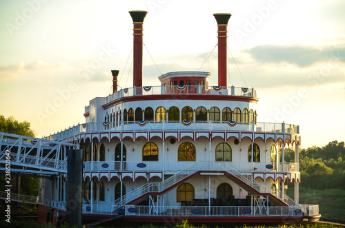 фотографія Riverboat Casino on Mississippi River near Vicksburg