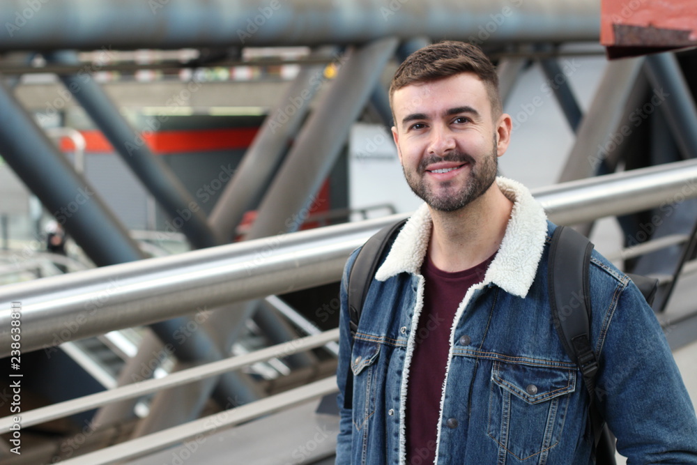 Obraz premium Man smiling in underground station 