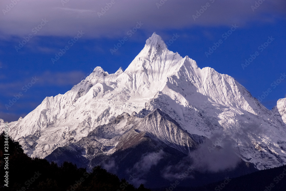 雲南省の梅里雪山