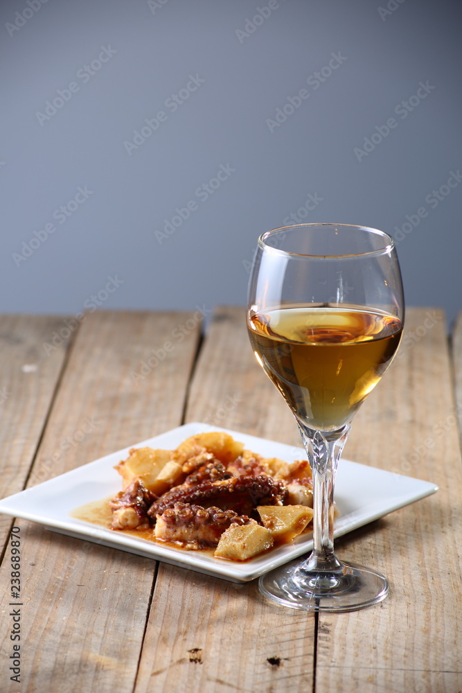 Naklejka premium bodegón de comida y bebida