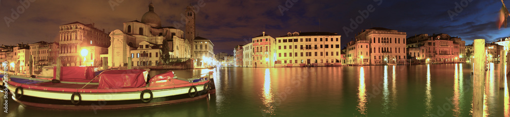 Dawn breaking on the Grand Canal