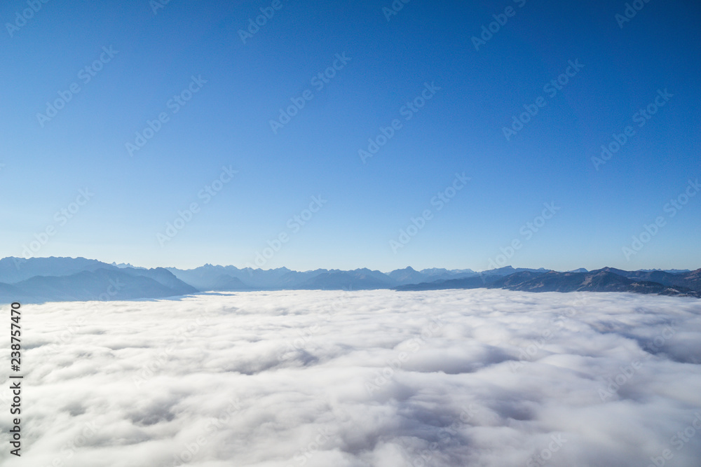 Das Allgäu oberhalb des Nebelmeers - Obheiter im Allgäu Das Allgäu oberhalb des Nebelmeers - Obheiter im Allgäu
