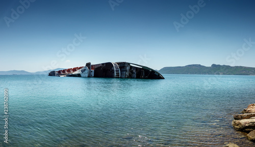 Slika na platnu Panoramic view of sinking ship in sea