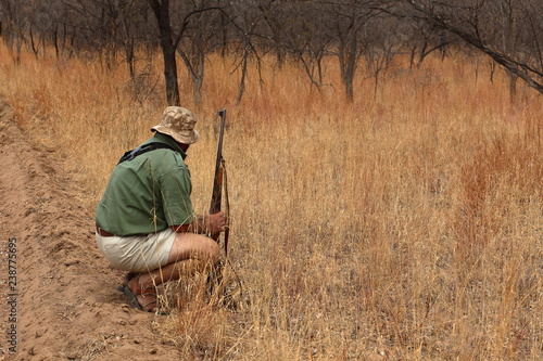 Safari Guide in der Savanne von Afrika  photo