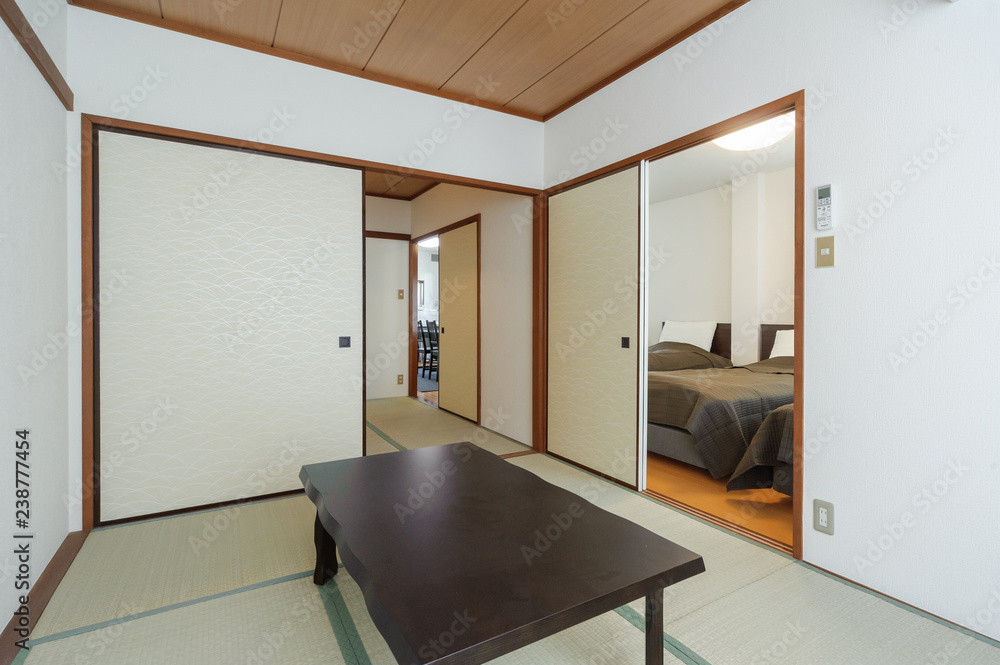 Obraz premium 旅館の和室 部屋