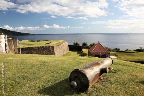 Guadeloupe, les canons à l’affût du Fort Delgres photo