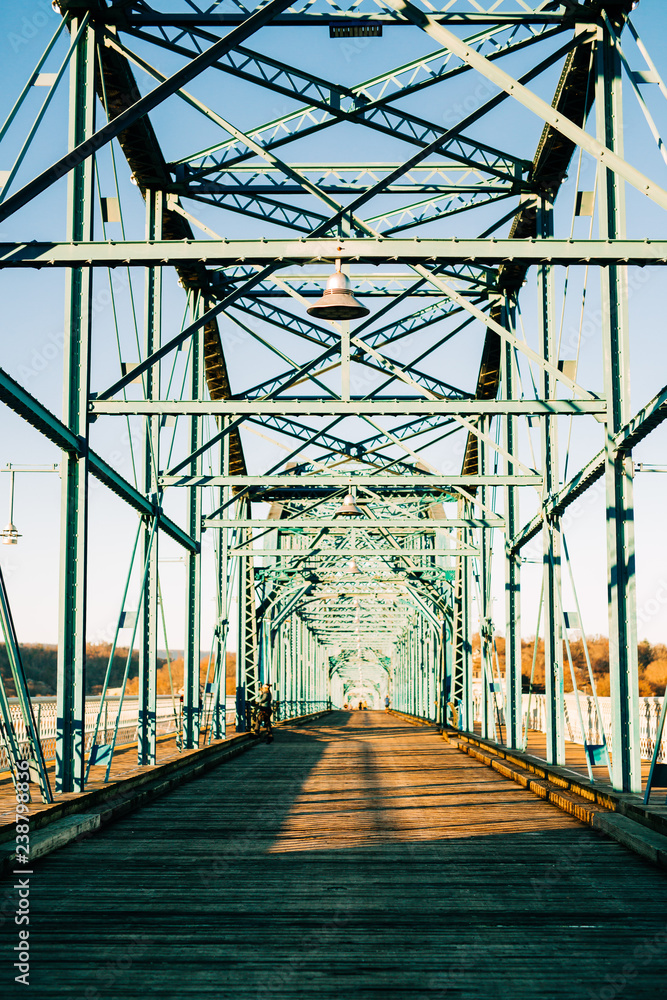 Fototapeta premium Walnut Street Walking Bridge Chattanooga TN