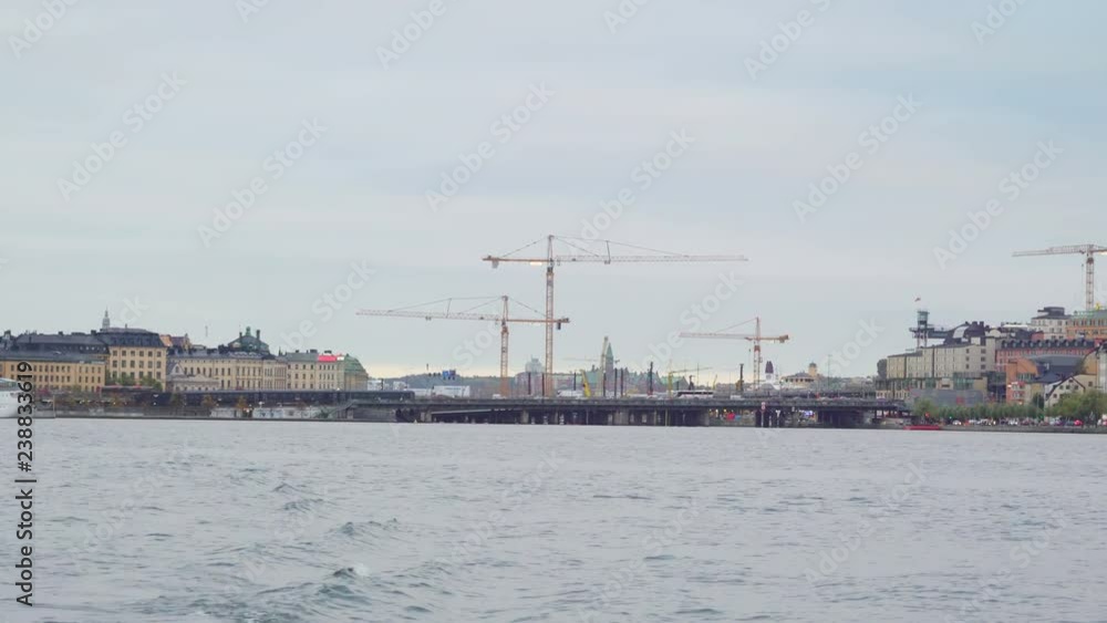 21509_The_waves_on_the_lake_water_in_Stockholm_Sweden.mov 21509_The_waves_on_the_lake_water_in_Stockholm_Sweden.mov