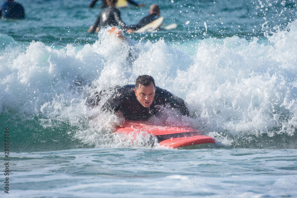 Beginning to surf Beginning to surf
