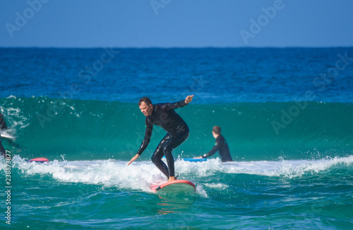 Beginning to surf © Morenovel