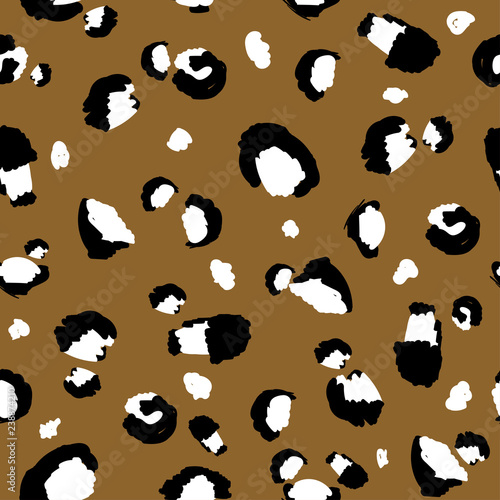 Leopard seamless pattern. Fashion animalistic print. Vector hand drawn illustration.