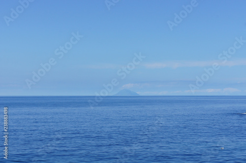凪の海と渡島大島