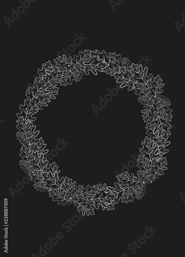 weißer Kranz aus Eichenlaub auf schwarzem Grund