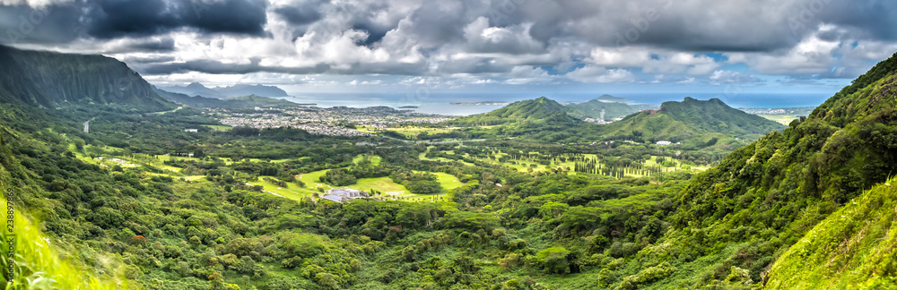 Nuuanu Pali Lookout Panorama on Oahu, Hawaii Nuuanu Pali Lookout Panorama on Oahu, Hawaii