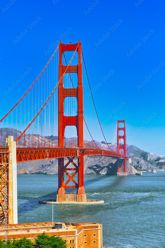 Fototapeta premium Panorama of the Gold Gate Bridge and the other side of the bay. San Francisco.