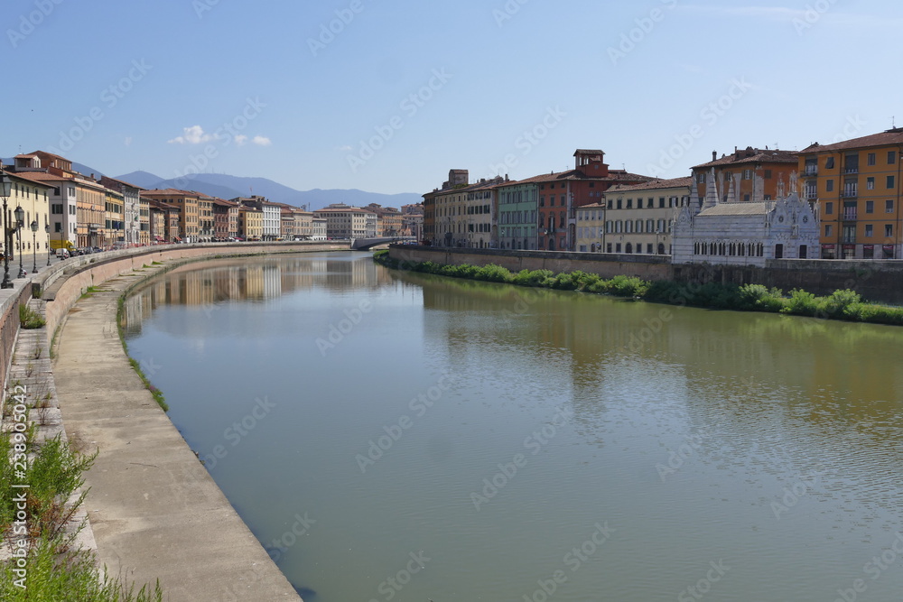 Pisa - Palazzi del Lungarno Pacinotti dal Ponte Solferino