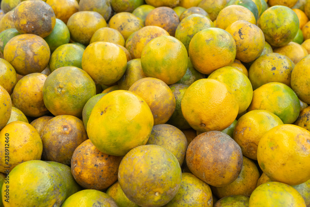 The oranges prepared in the market