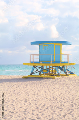 Lifeguard Tower in Miami © Mego-studio