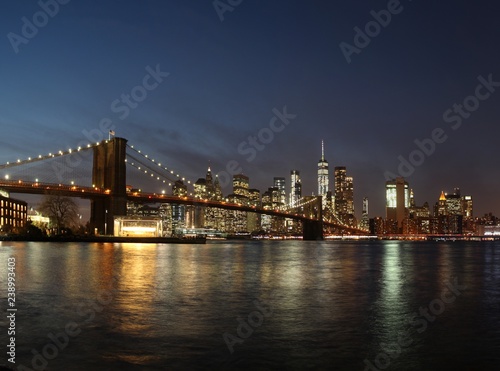 Fototapeta Naklejka Na Ścianę i Meble -  Skyline New York City mit Brooklyn Bridge