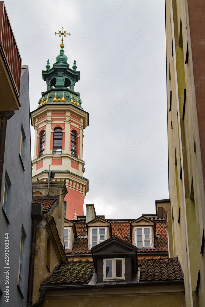 Obraz premium The capital of the city in Europe. Warsaw. The old city is a historical part of the capital and a tourist attraction. Famous place. Square market - the most famous part