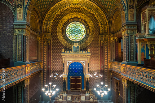Fototapeta inside spanish jewish synagogue in prague