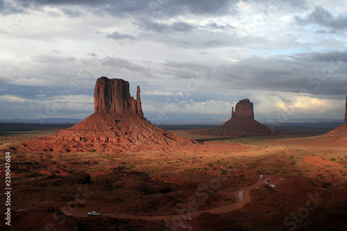 Monument Valley  © Chilly Willie