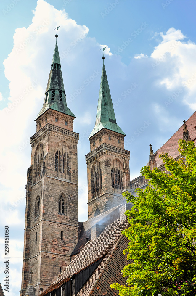 Zwillingstürme der Sebalduskirche in Nürnberg