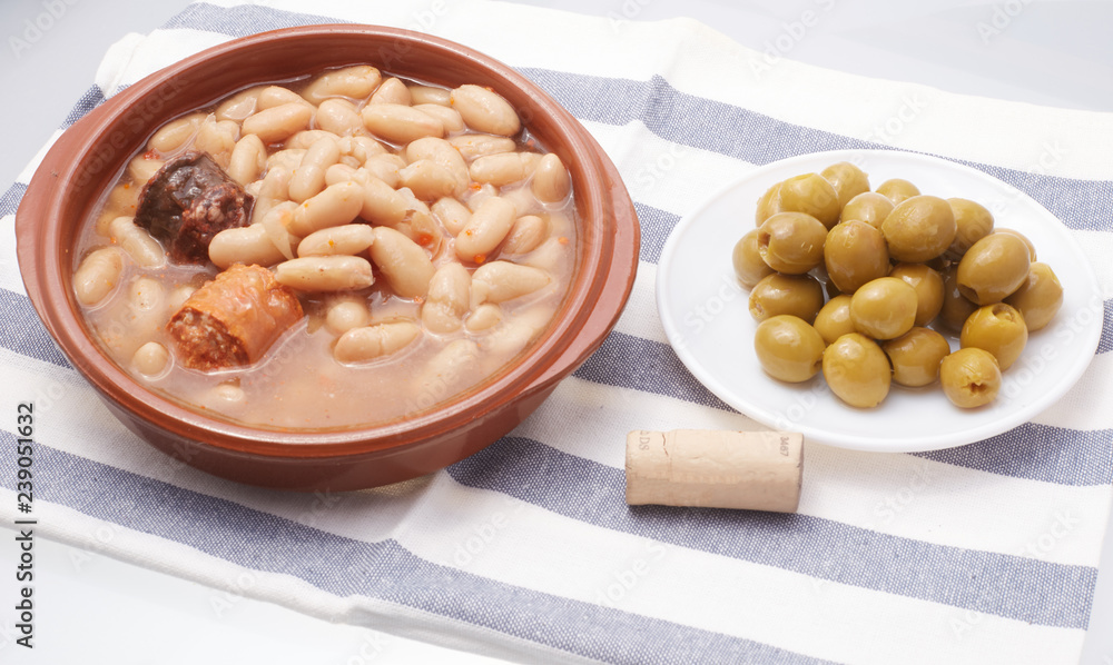 alimiento,comida,guisos,aceitunas