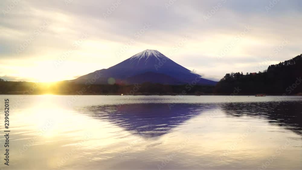 Morning glow of Mount Fuji at lake Shouji, Japan.
Early morning on the water surface Upside down Mt.Fuji at Shoujiko lake. Morning glow of Mount Fuji at lake Shouji, Japan.
Early morning on the water surface Upside down Mt.Fuji at Shoujiko lake.