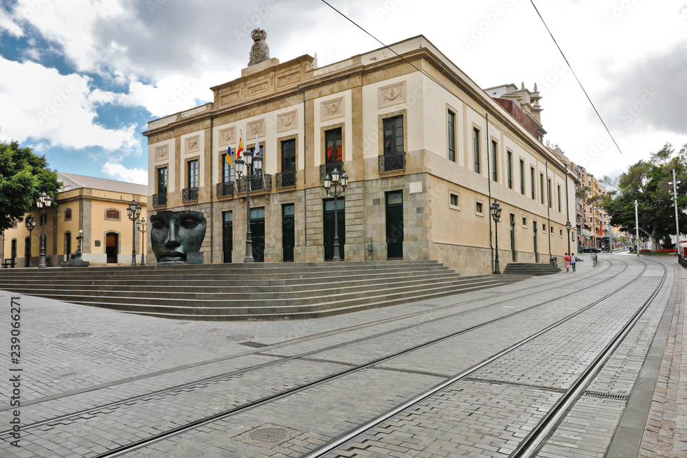 Theater Maske und Architektur in St. Cruz Teneriffa Kanaren