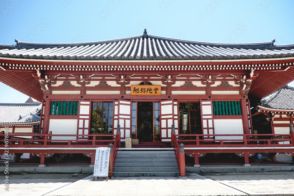 Fototapeta premium buddisth temple, osaka, japan