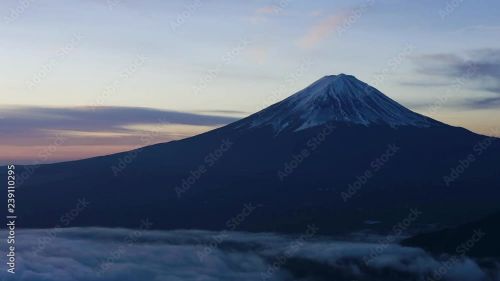 新道峠より富士山と雲海 新道峠より富士山と雲海