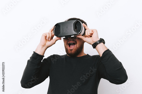 Photo of impressed man about virtual reality © Vulp