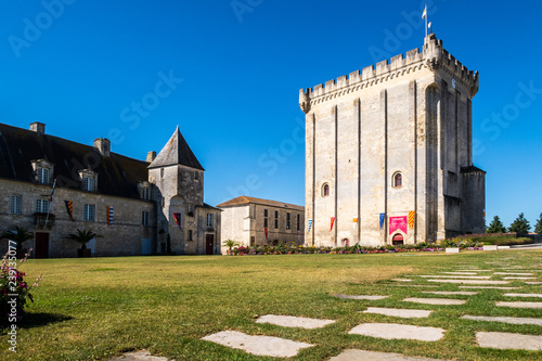 Le donjon de Pons