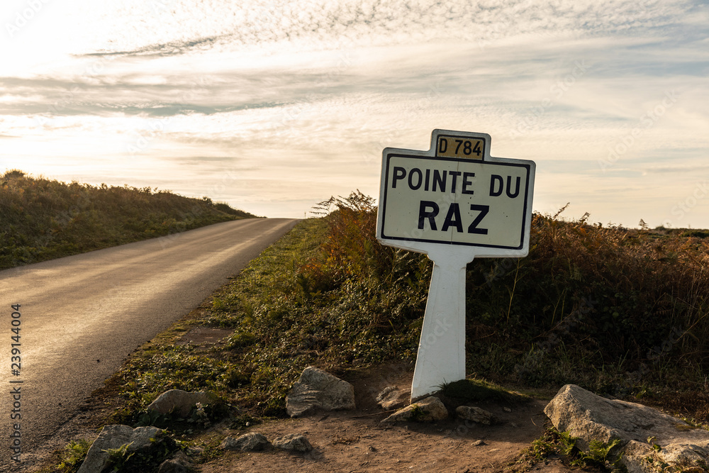 Le panneau d'entrée de la Pointe du Raz à Plogoff (Finistère, France)
