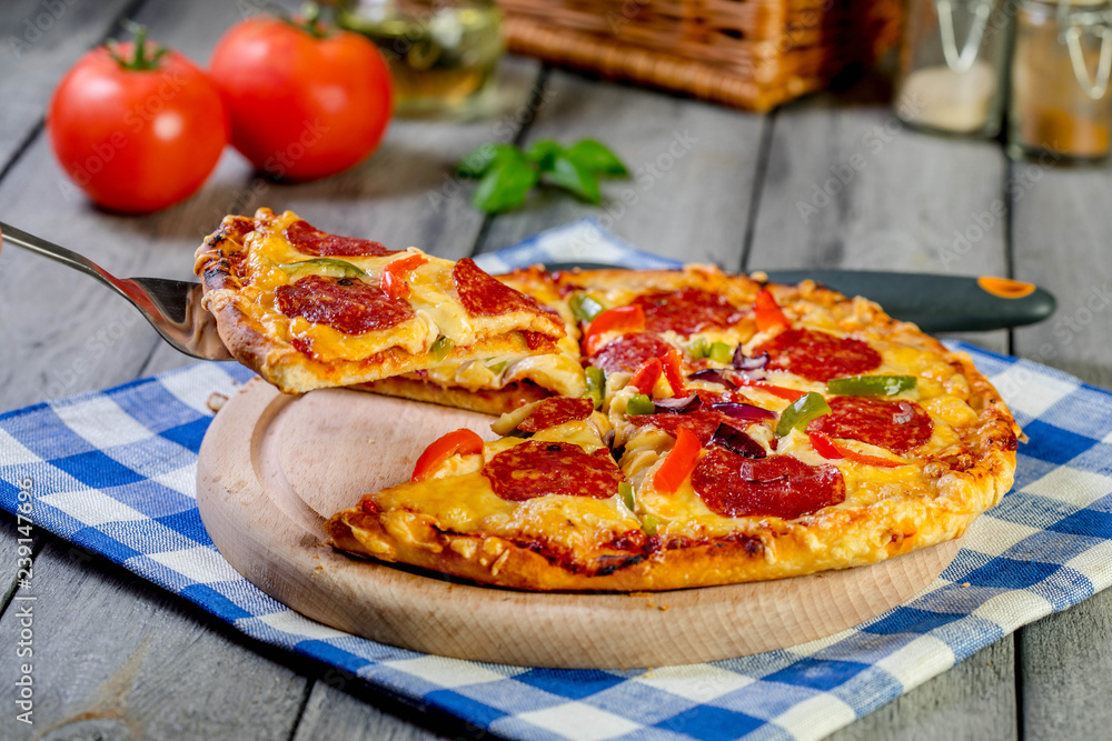 Pizza pepperoni. Pizza pepperoni.