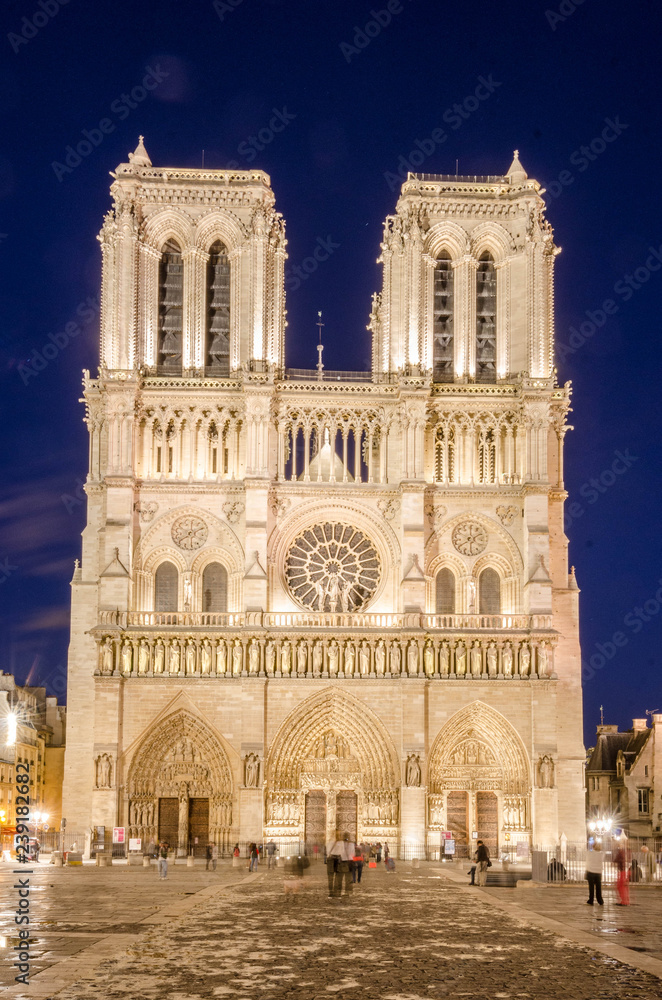 Paris Notre-Dame bei Nacht
