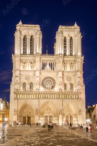 Paris Notre-Dame bei Nacht