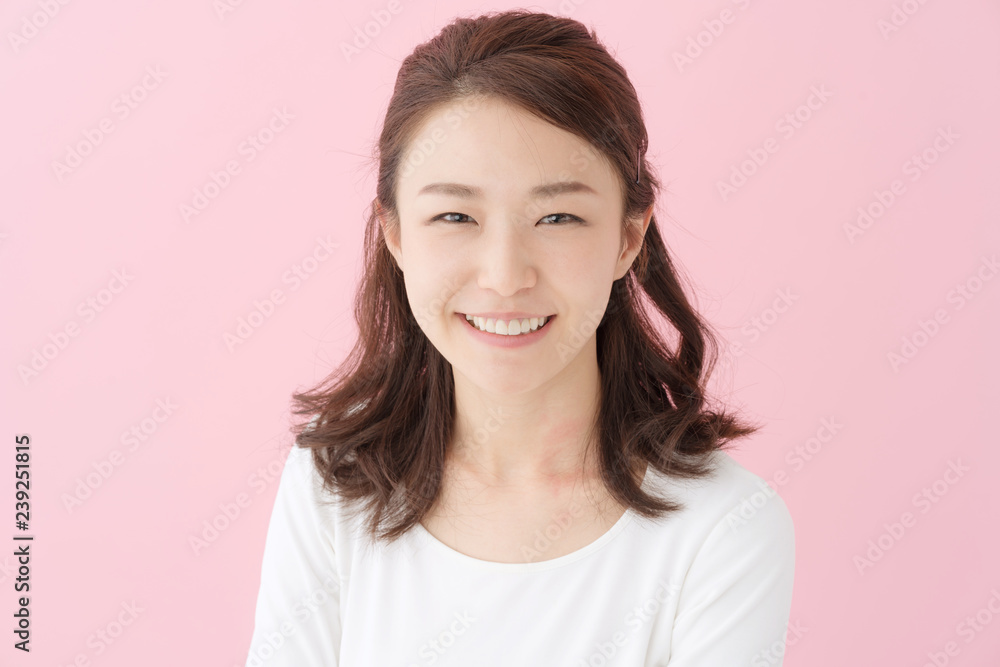 女性・ピンクバック 女性・ピンクバック